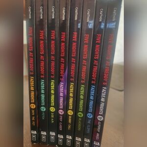 Five Nights at Freddy's Fazbear Frights Book Set (1 To 8)